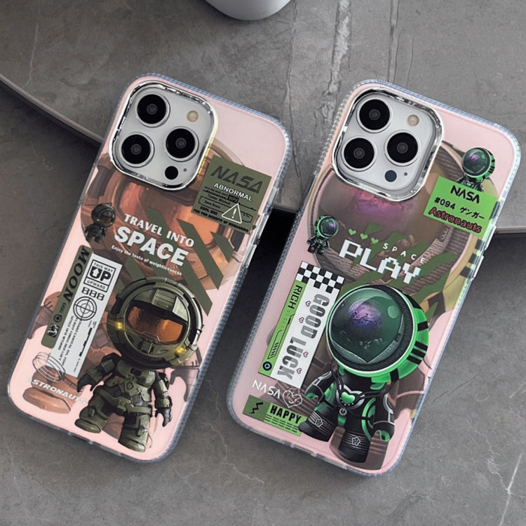 For iPhone 15 Pro Fluorescent Laser Astronaut Phone Case(Green) - HoMEdemic™ 