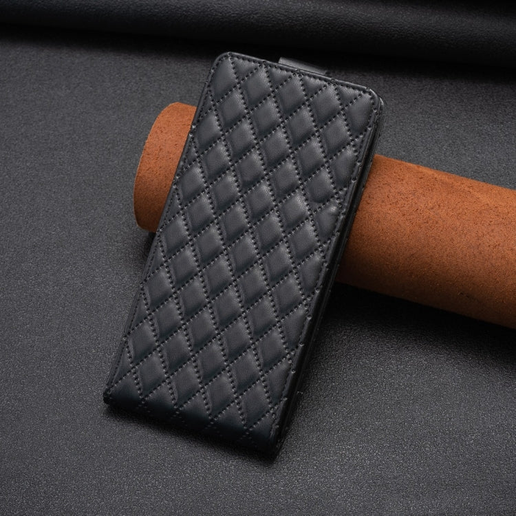 For iPhone 15 Pro Diamond Lattice Vertical Flip Leather Phone Case(Black) - HoMEdemic™ 