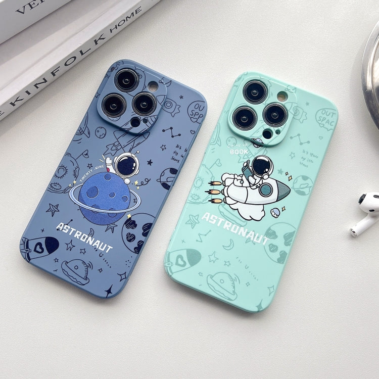 For iPhone 15 Pro Liquid Silicone Straight Side Phone Case(Green Astronaut) - HoMEdemic™ 