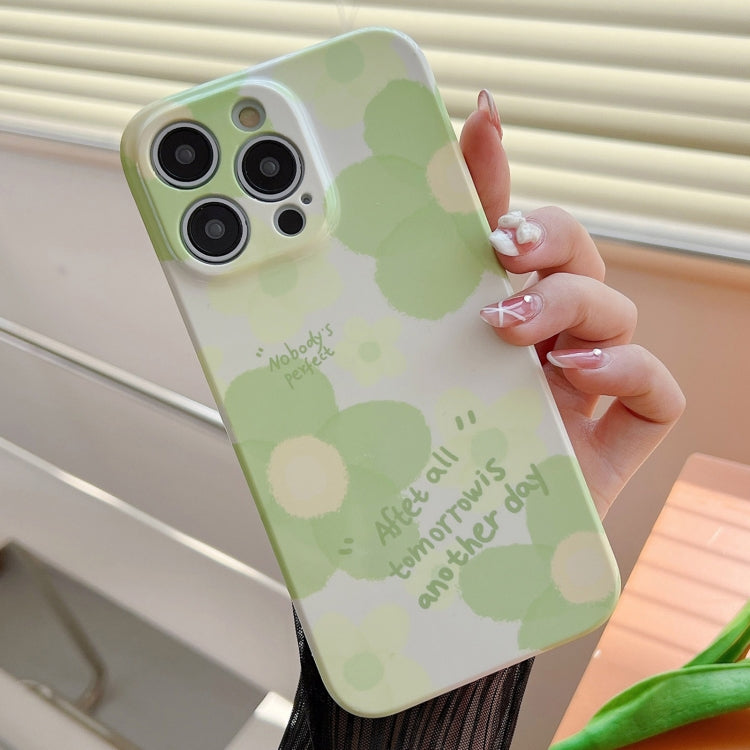 For iPhone 15 Pro PC Phone Case(Green Flower) - HoMEdemic™ 