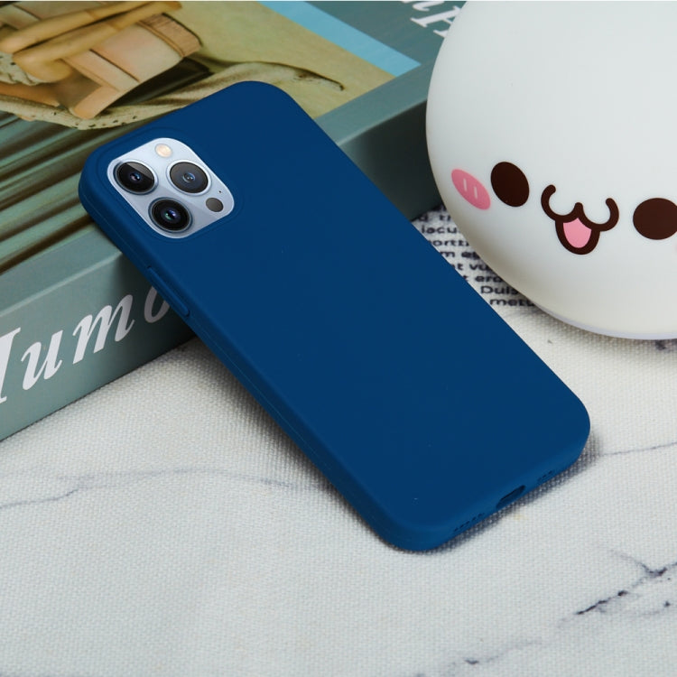 For iPhone 15 Pro Solid Color Silicone Phone Case(Cobalt Blue) - HoMEdemic™ 