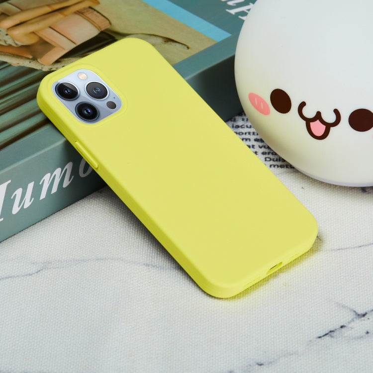 For iPhone 15 Pro Solid Color Silicone Phone Case(Lemon Yellow) - HoMEdemic™ 
